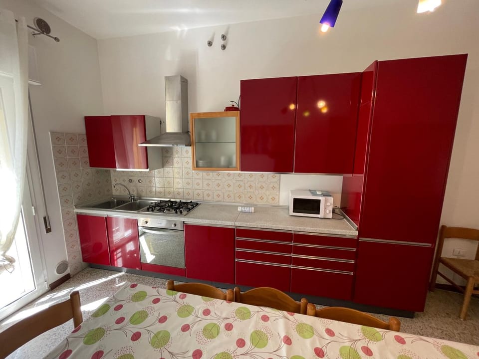 Kitchen or kitchenette, minibar, pet friendly, stove