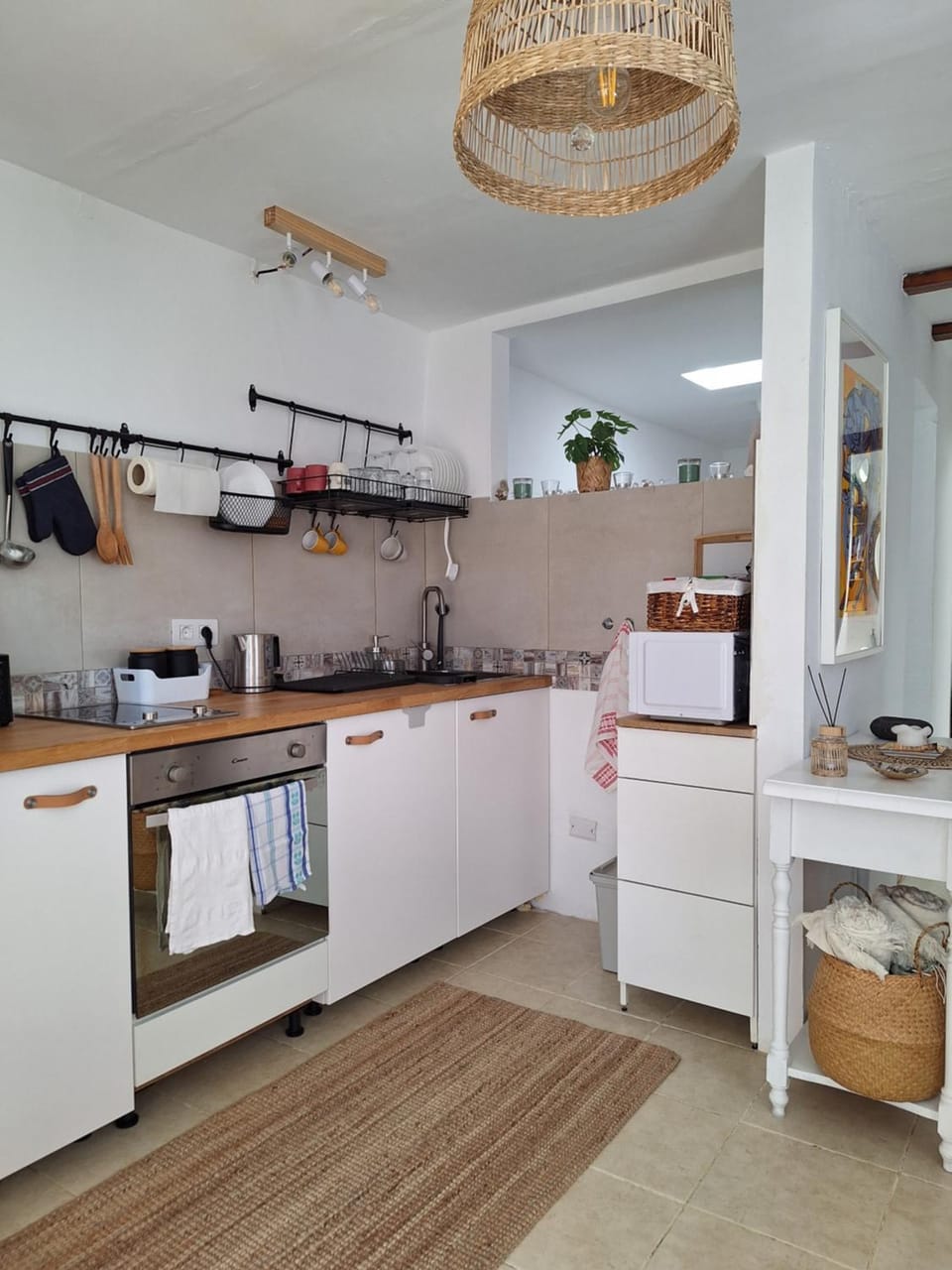 Kitchen or kitchenette, pet friendly, stove