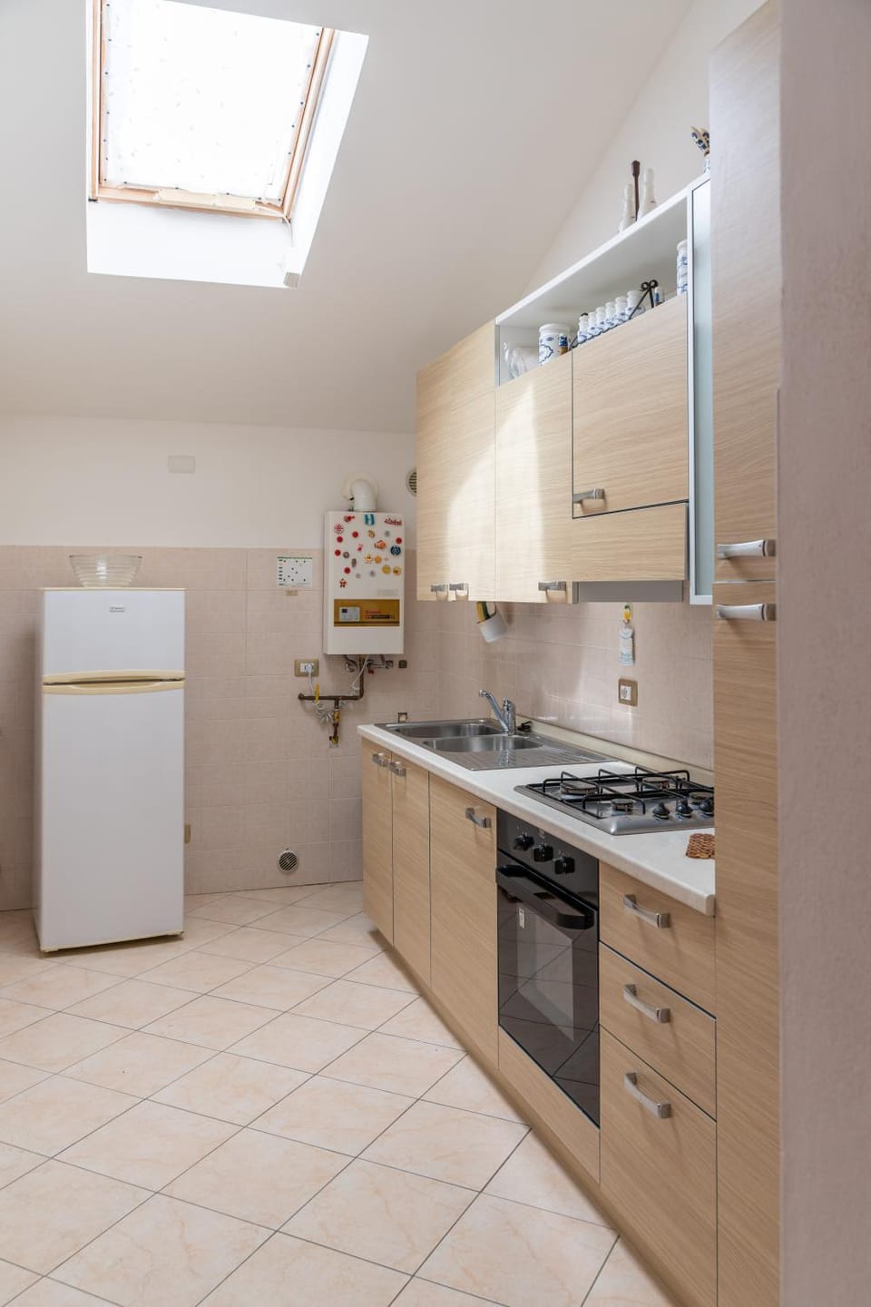 Kitchen or kitchenette, pet friendly, stove
