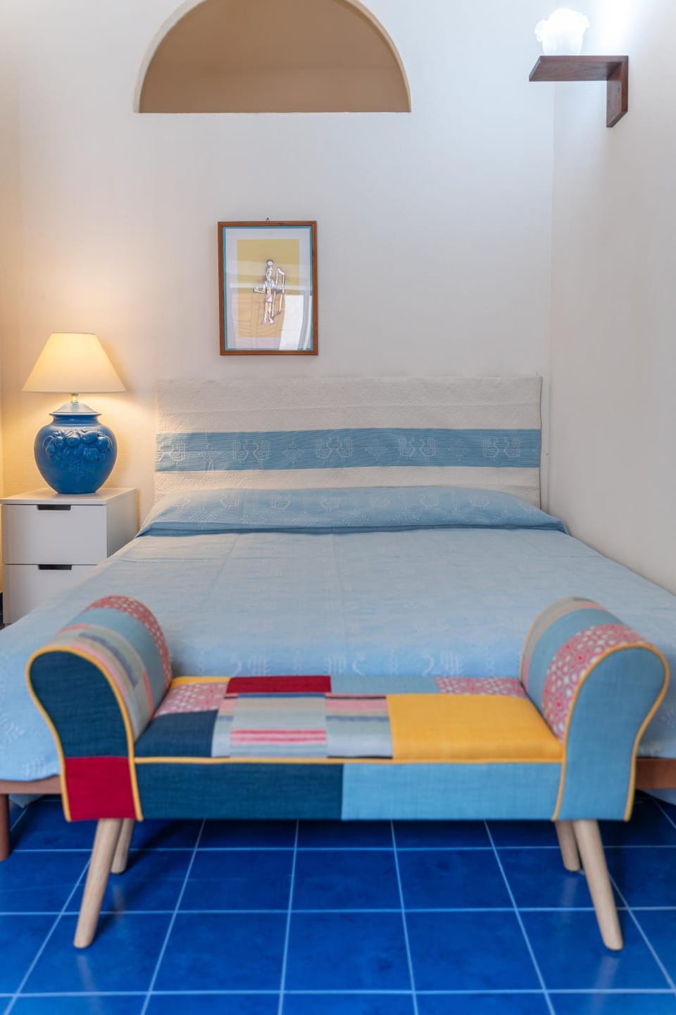 Bed, Living room, Photo of the whole room, Seating area, Bedroom