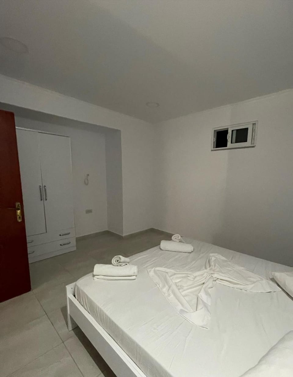 Bed, Photo of the whole room, Bedroom, towels, wardrobe