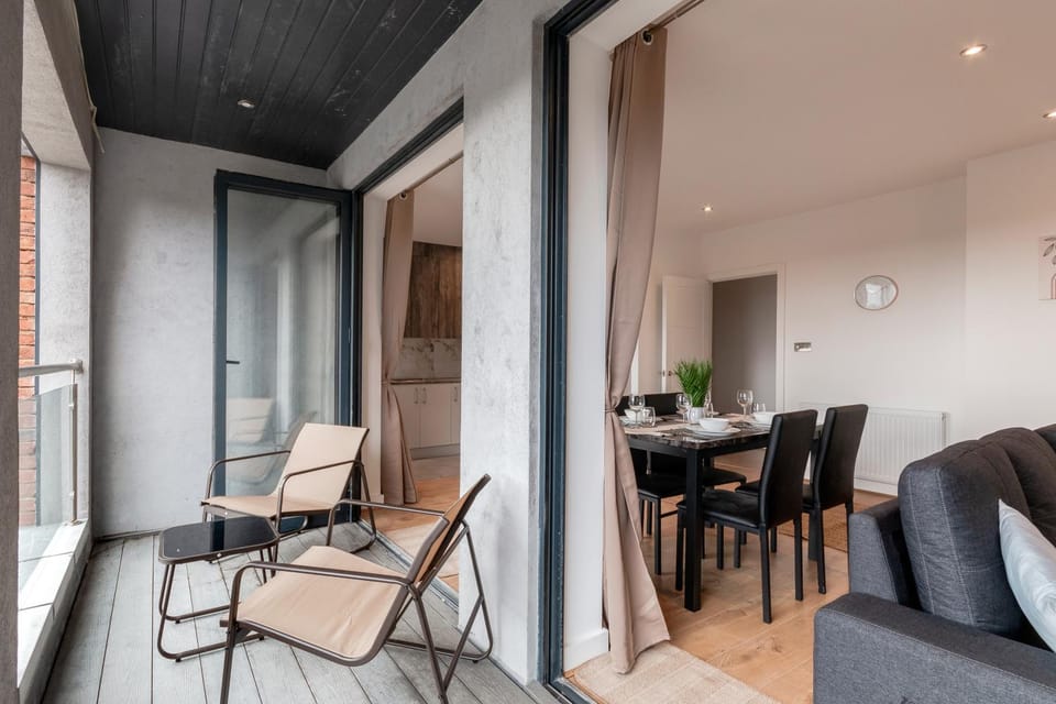 Cozy Two Bedrooms Flat in Coulsdon, CR5 Apartment in London Borough of Croydon