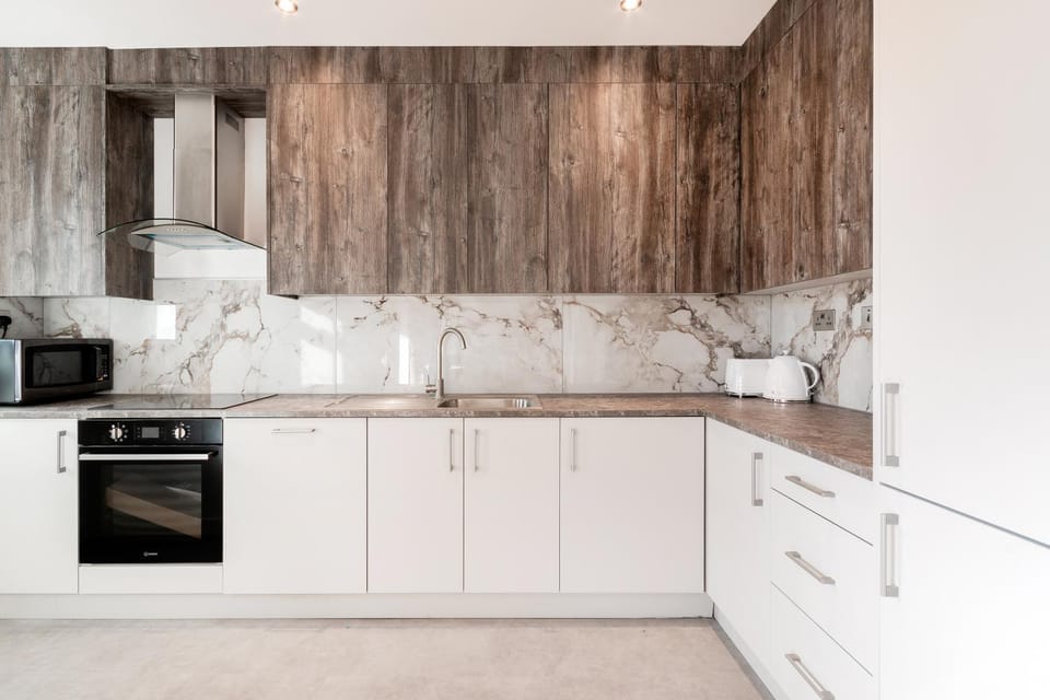 Cozy Two Bedrooms Flat in Coulsdon, CR5 Apartment in London Borough of Croydon