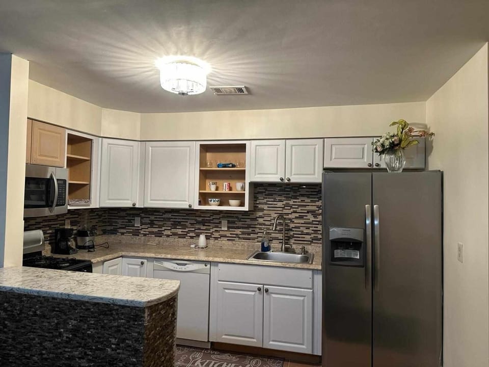 Kitchen or kitchenette, dishwasher, minibar, oven, pet friendly, stove