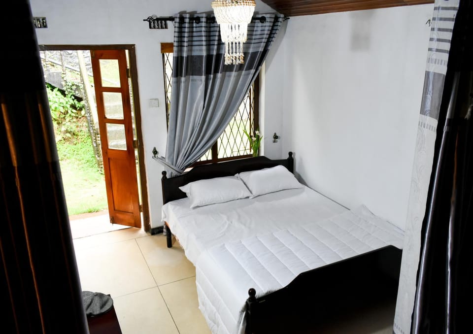 Mount Nook Holiday Bungalow House in Uva Province, Sri Lanka