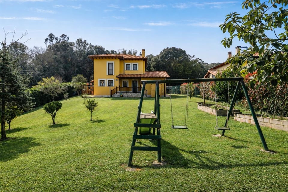 Property building, Garden, Garden view, Entertainment