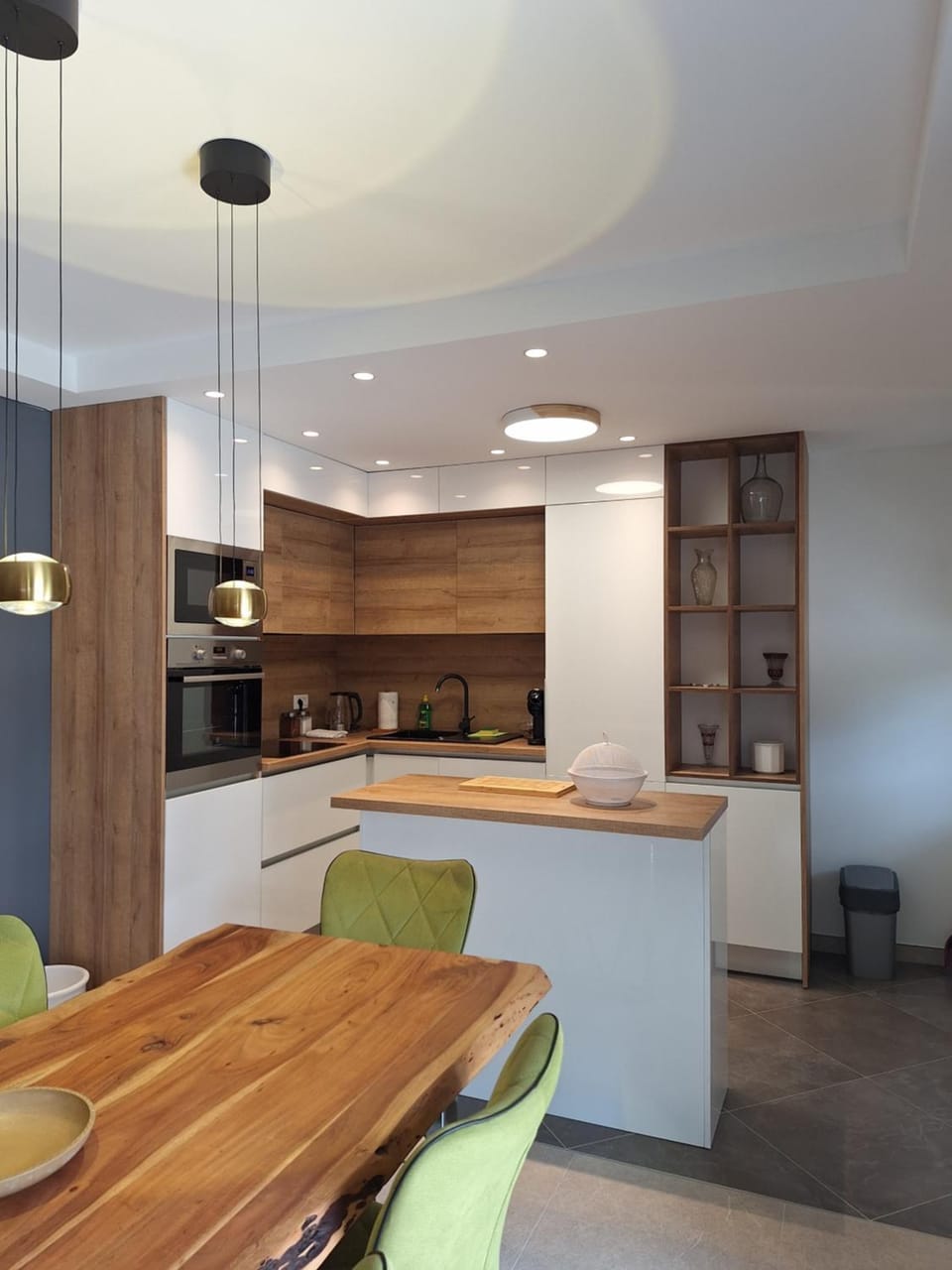 LUXURY Apartment IMOTA,with private pool,big Free Parking,Car EVcharger Apartment in Imotski