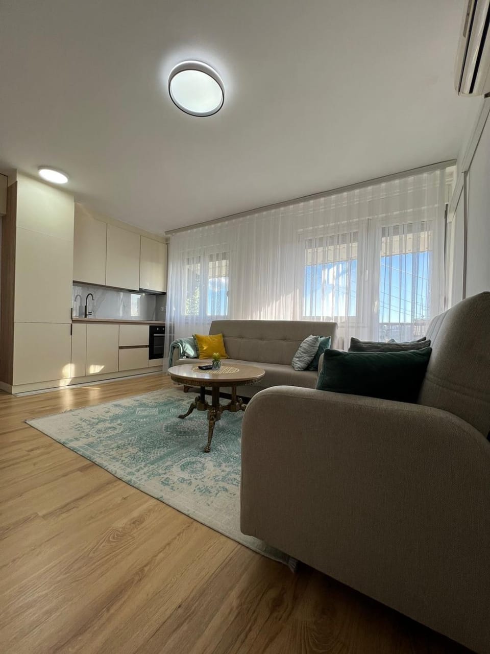 Modern & Cozy Apartment In The City Center With Free Parking Apartment in Serbia