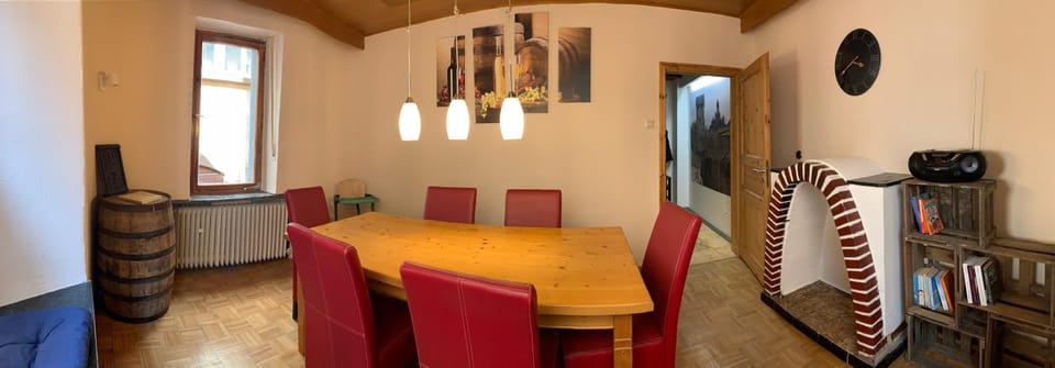 Seating area, Dining area