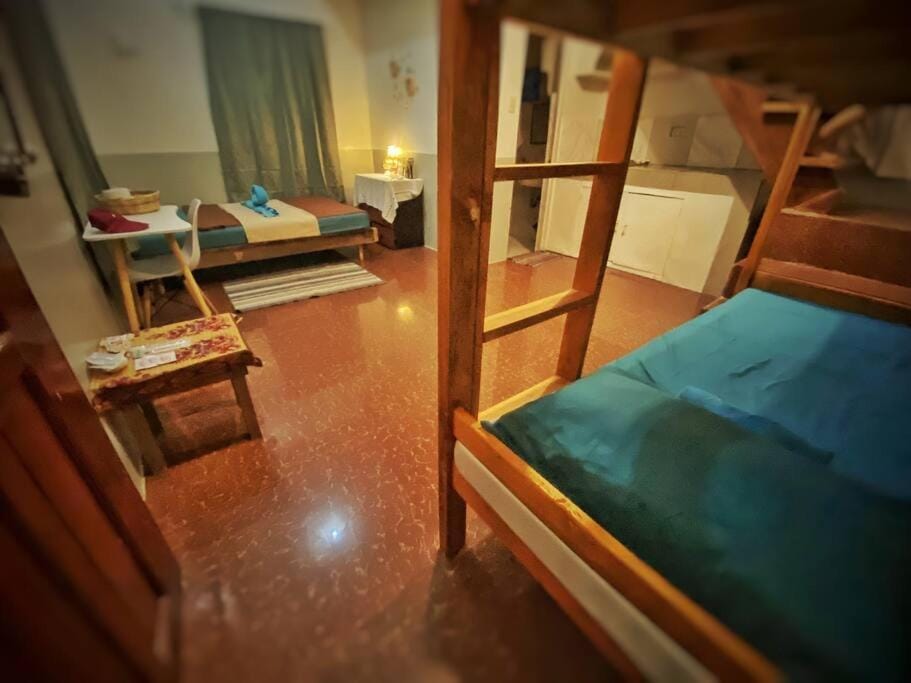family attic house room, WI-FI, Hotshower, Aircon Villa in General Luna