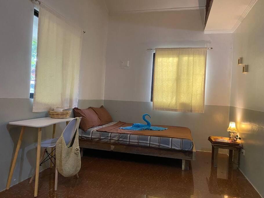 family attic house room, WI-FI, Hotshower, Aircon Villa in General Luna