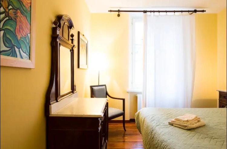 Cozy room in Palazzo Magnalbò Bed and Breakfast in Macerata