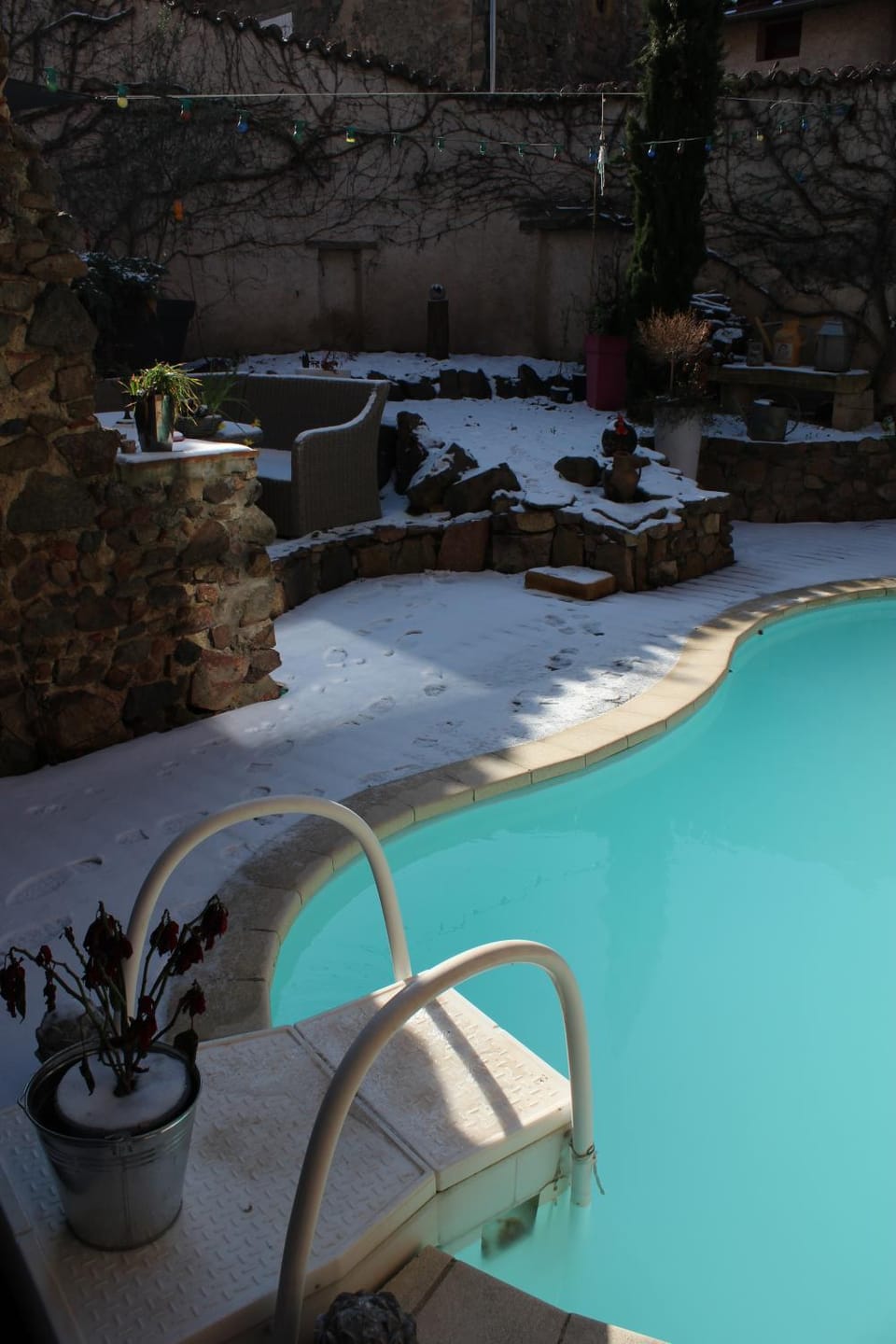 Swimming pool