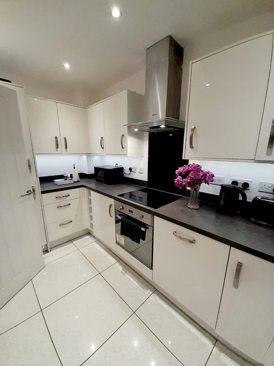Kitchen or kitchenette, oven, stove