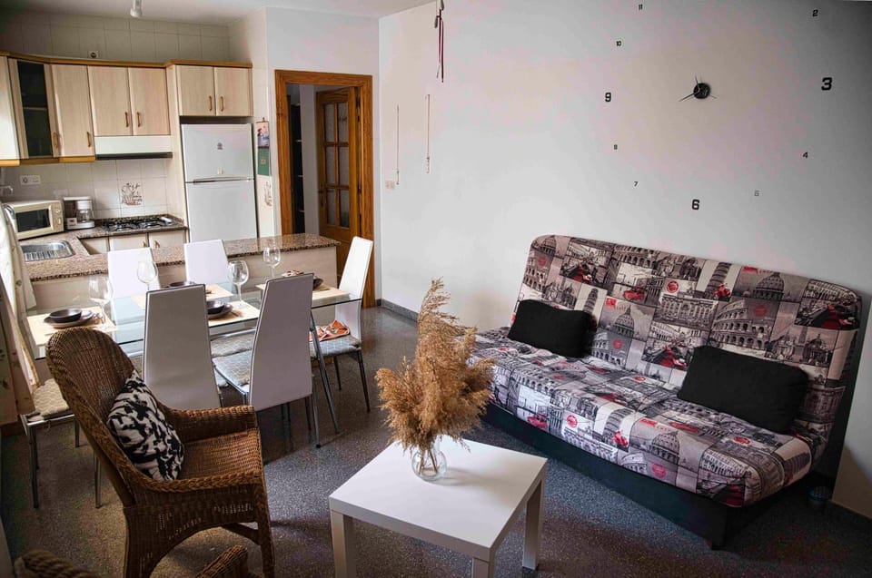Kitchen or kitchenette, Living room, Dining area, minibar
