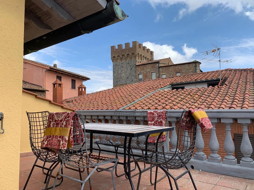 View (from property/room), Balcony/Terrace, Landmark view