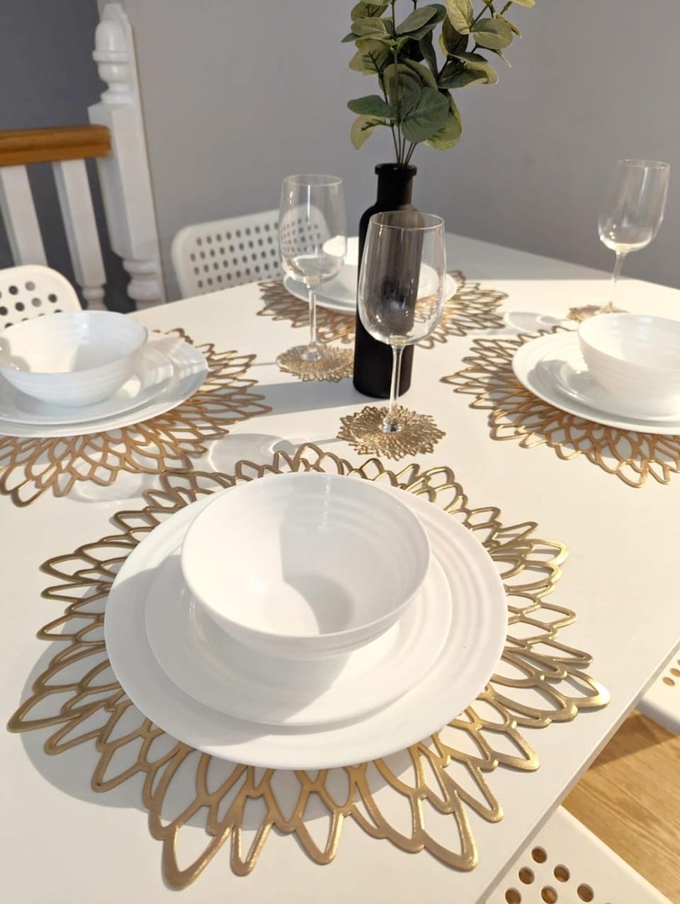 2-Bed, Sleeps 5, 2 Bath, Parking, WiFi Apartment in Colchester