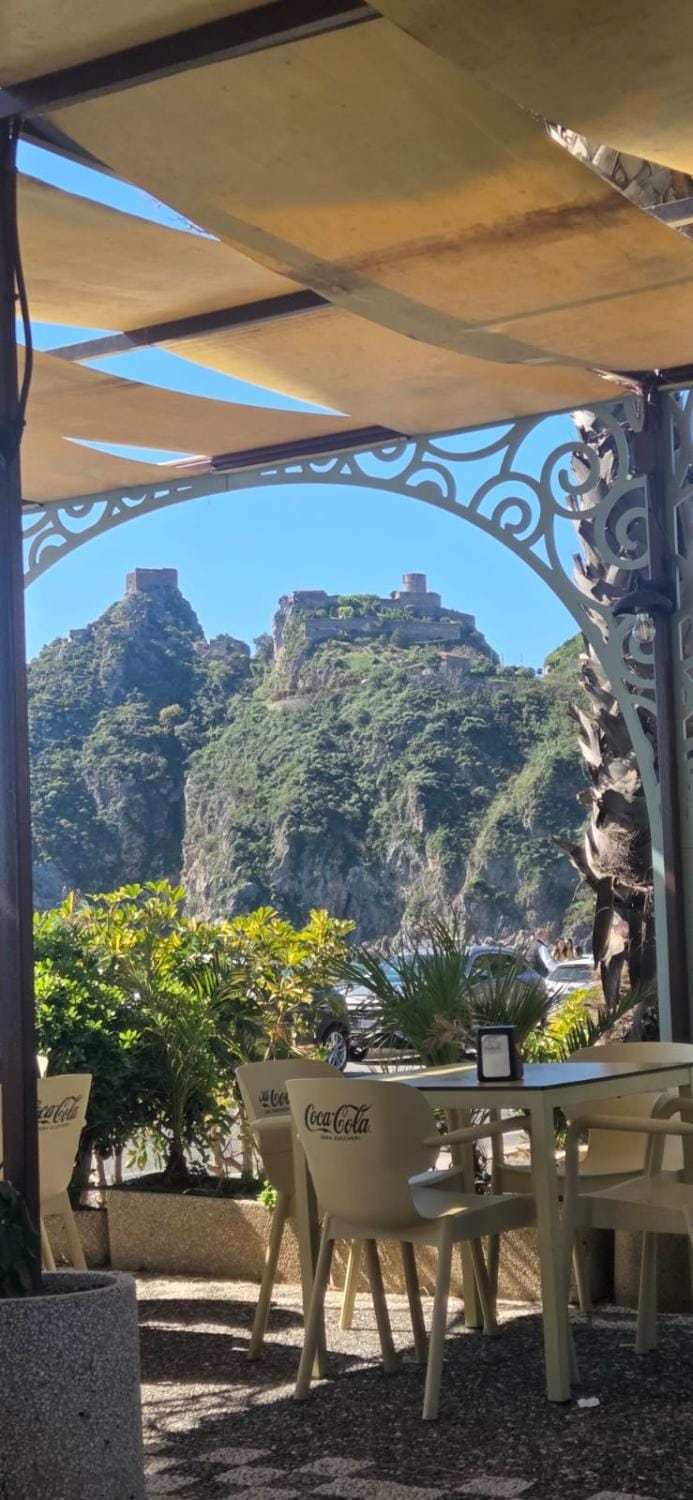Nearby landmark, Restaurant/places to eat