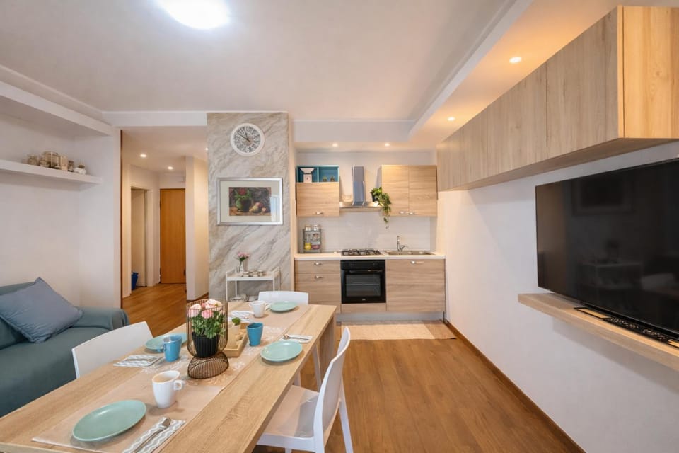 Kitchen or kitchenette, Living room, Dining area