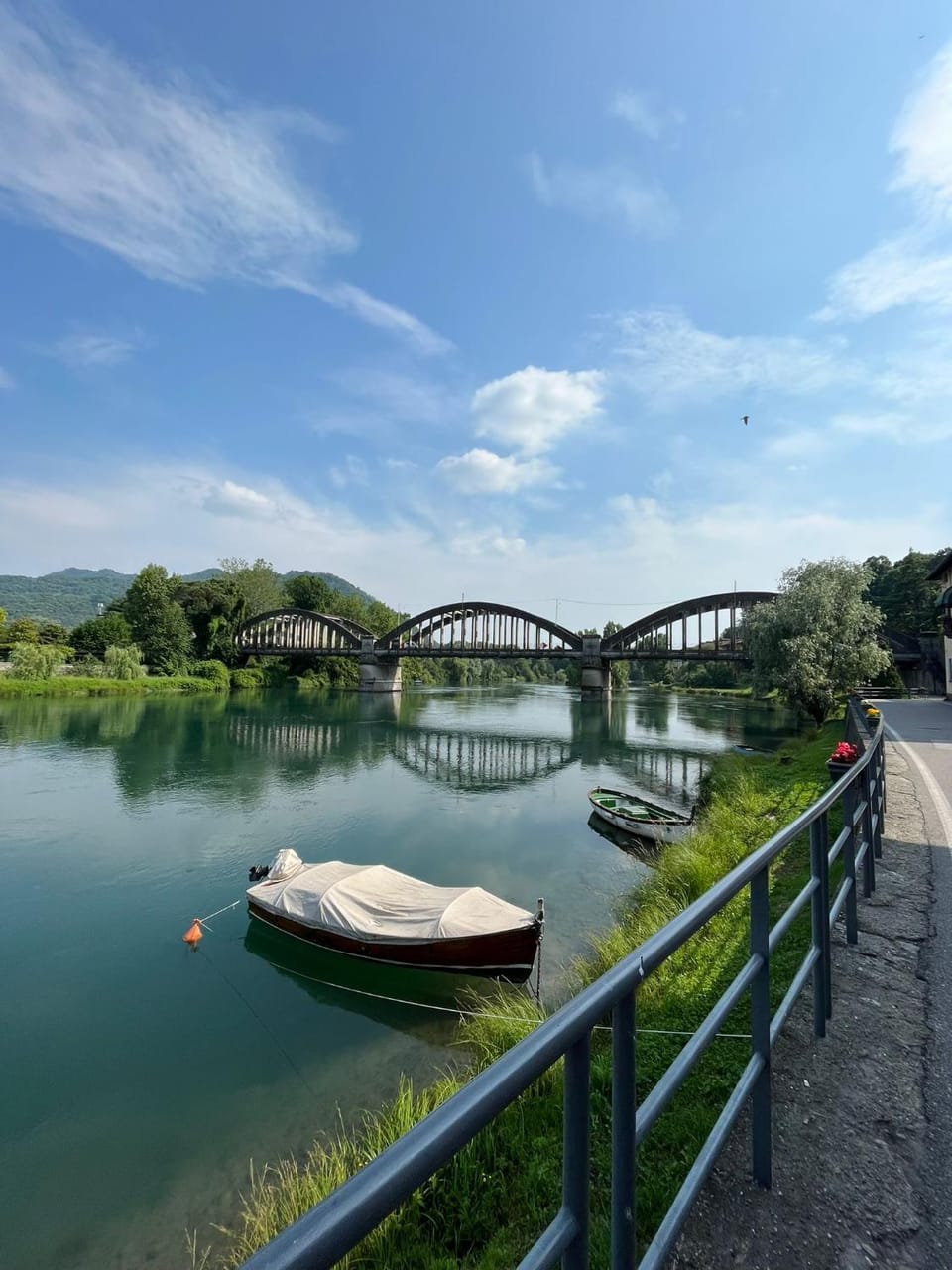 Nearby landmark, Day, Natural landscape, Activities, Lake view, River view