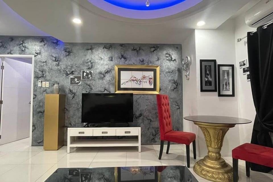 Sheryll Escapes - Kandi Palace 9 floor, 1BR! Housekeeping, Netflix! Apartment in Angeles
