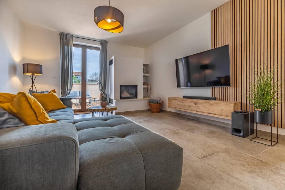 Stylish Villa Belaj with pool, sauna, jacuzzi and sea view by WiiBuk Villa in Vodnjan