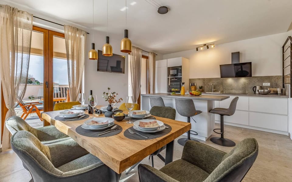 Stylish Villa Belaj with pool, sauna, jacuzzi and sea view by WiiBuk Villa in Vodnjan