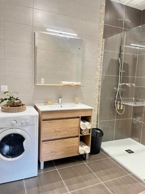 Shower, Bathroom, towels