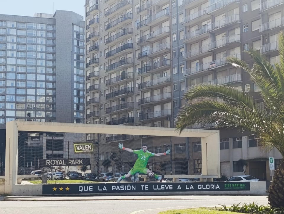 Departamento 4 ambientes Mar del Plata sobre Diagonal Dibu Martinez Apartment in Mar del Plata