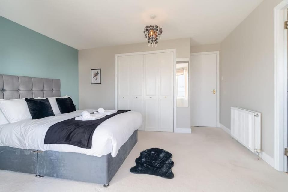 Penthouse at the Bay near Edinburgh Apartment in Scotland