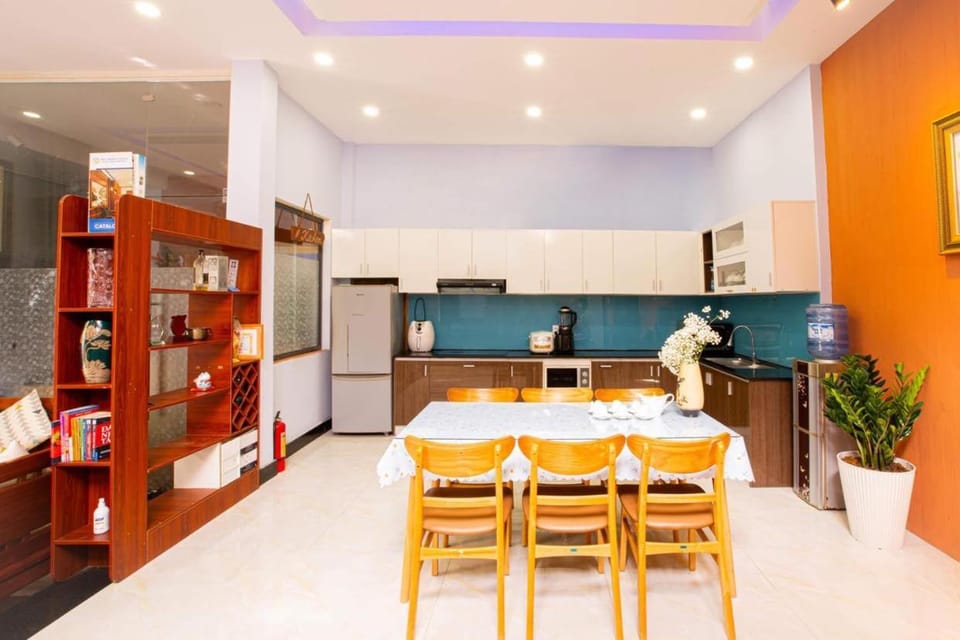 Dining area, minibar, pet friendly, stove