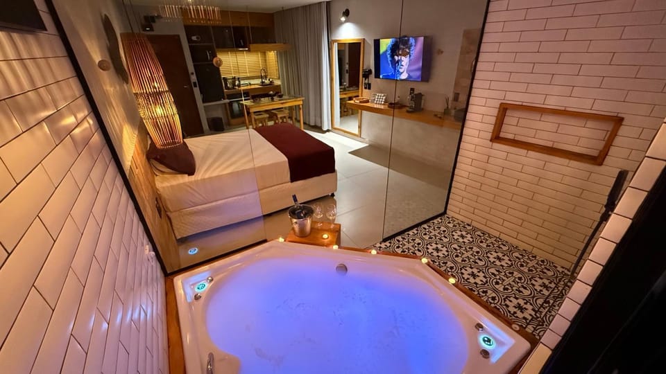 Hot Tub, Photo of the whole room, Bath