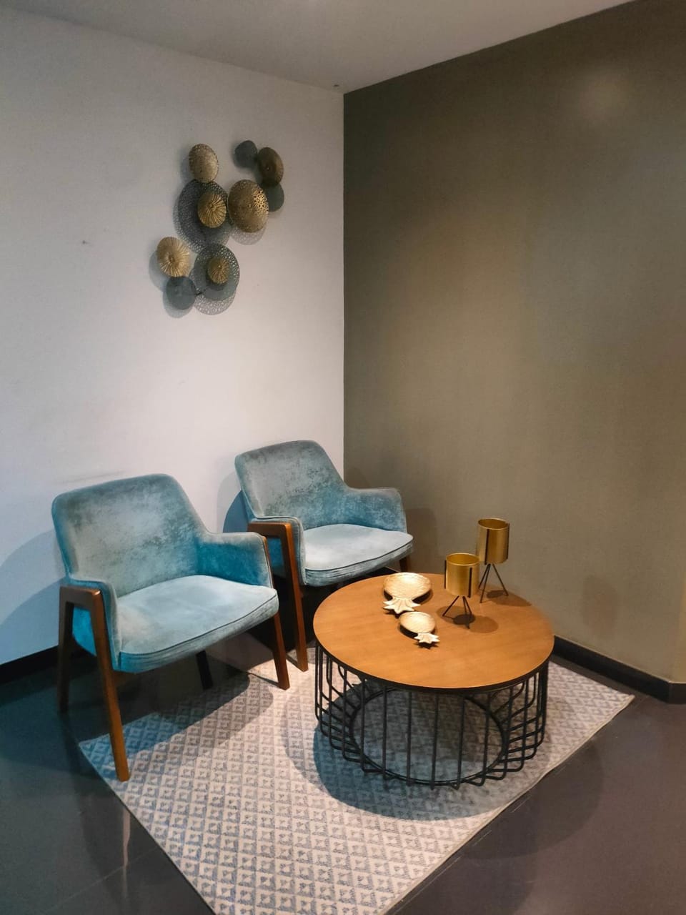 Living room, Seating area