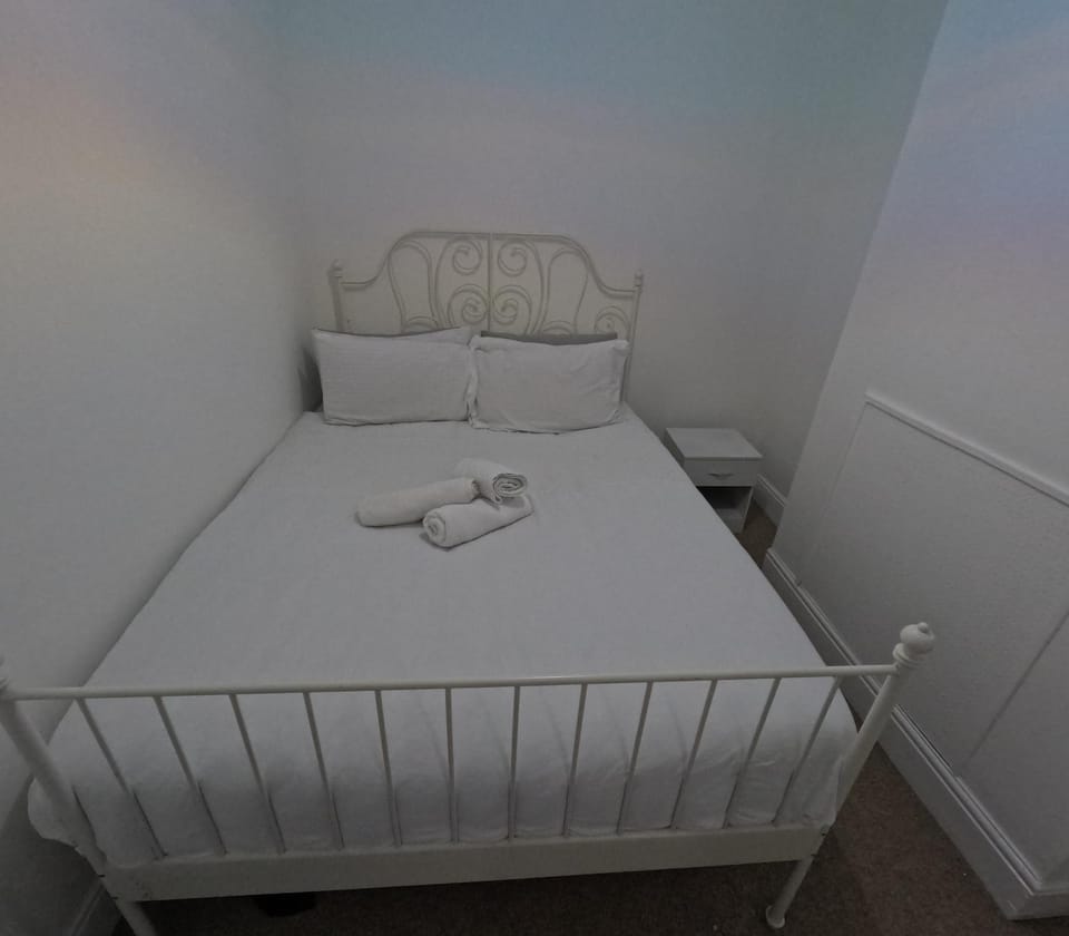 King Size Bed Room with Private Gym Access Vacation rental in Portsmouth