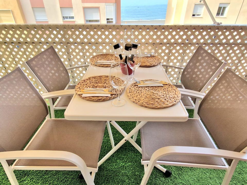 Balcony/Terrace, Dining area, Evening entertainment, Sea view