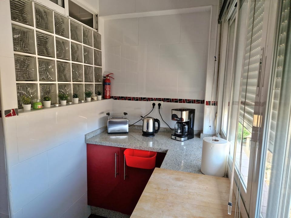 Coffee/tea facilities, Kitchen or kitchenette, toaster
