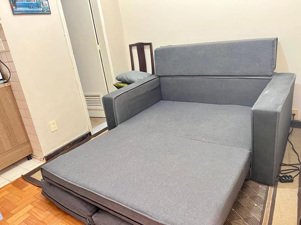 Bed, Living room