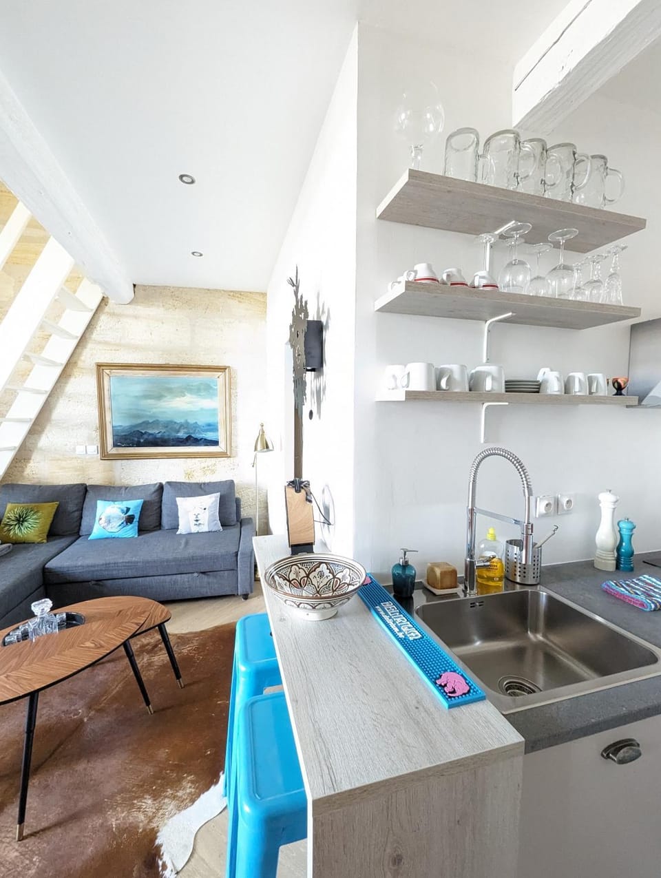 Kitchen or kitchenette, Living room