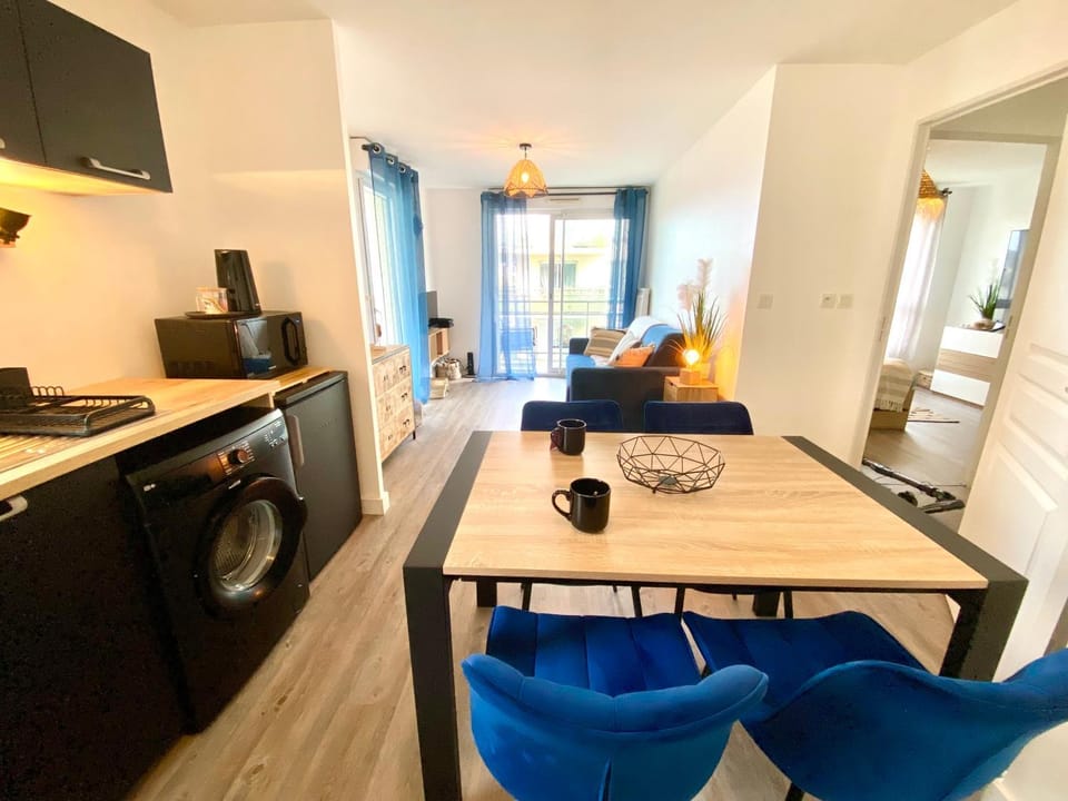 Living room, Dining area, kitchen