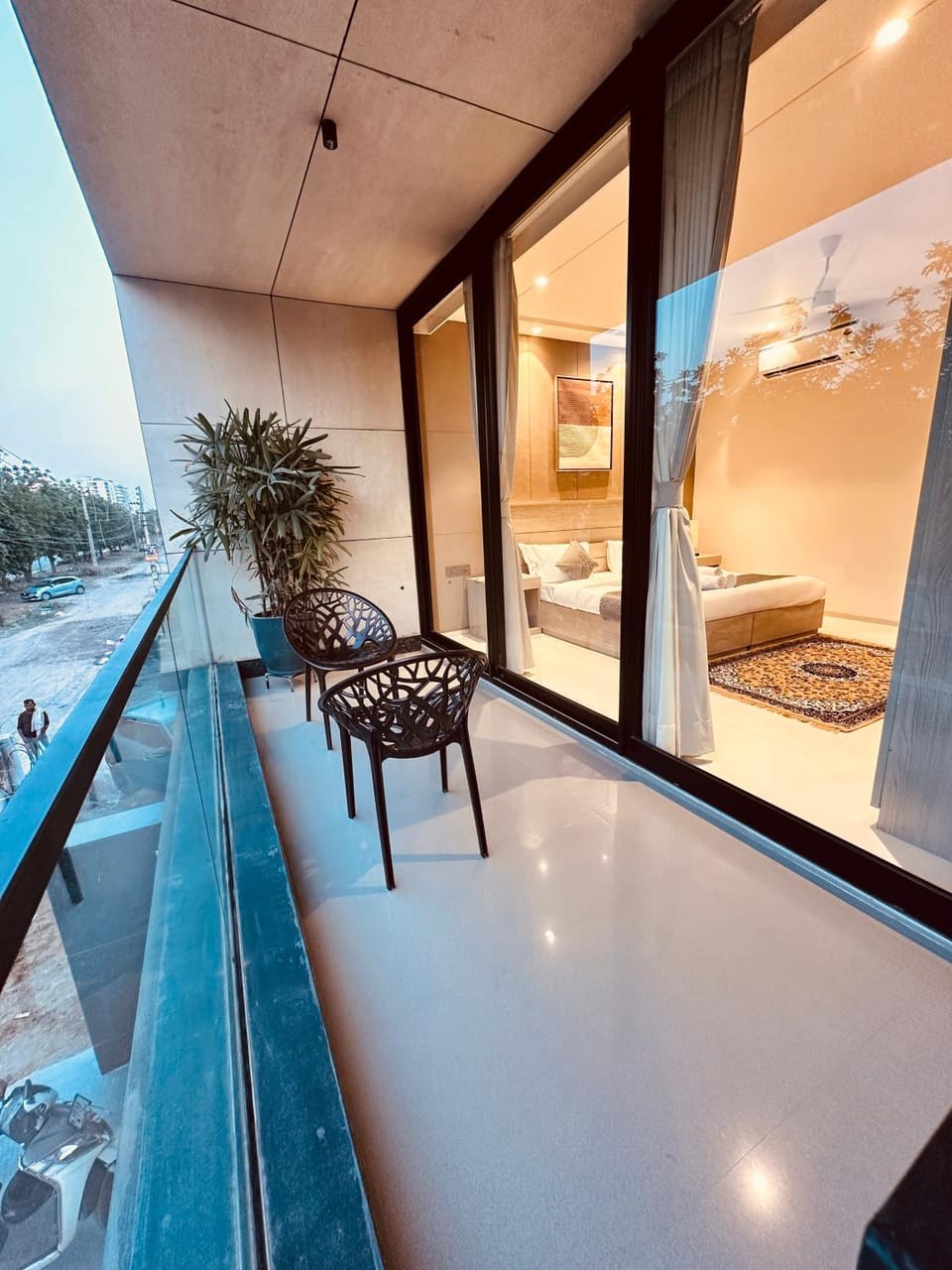 Natural landscape, View (from property/room), Balcony/Terrace, Seating area, Bedroom