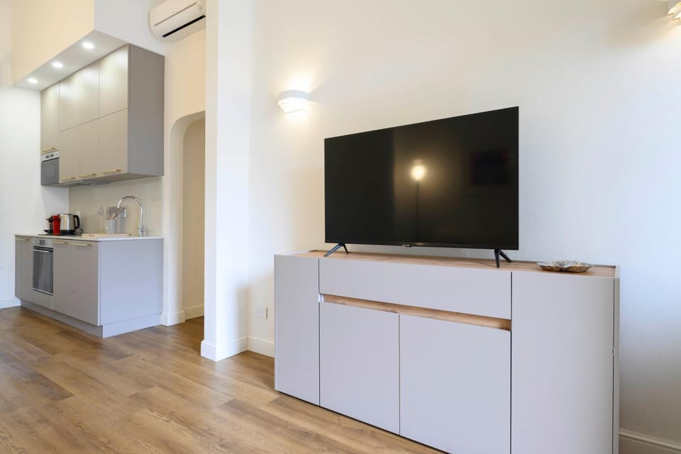 TV and multimedia, Kitchen or kitchenette