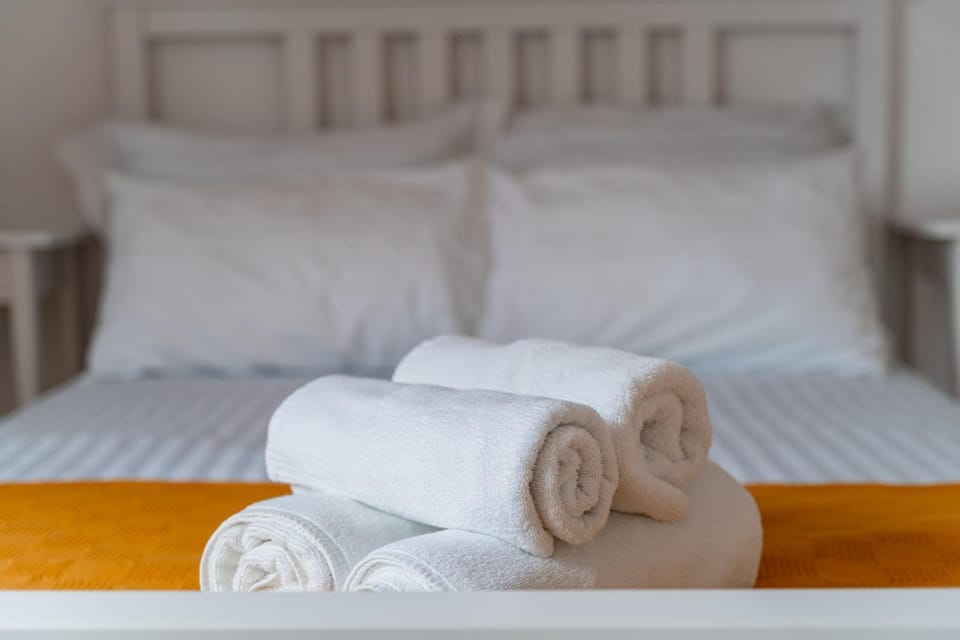 Bed, Photo of the whole room, Bedroom, towels
