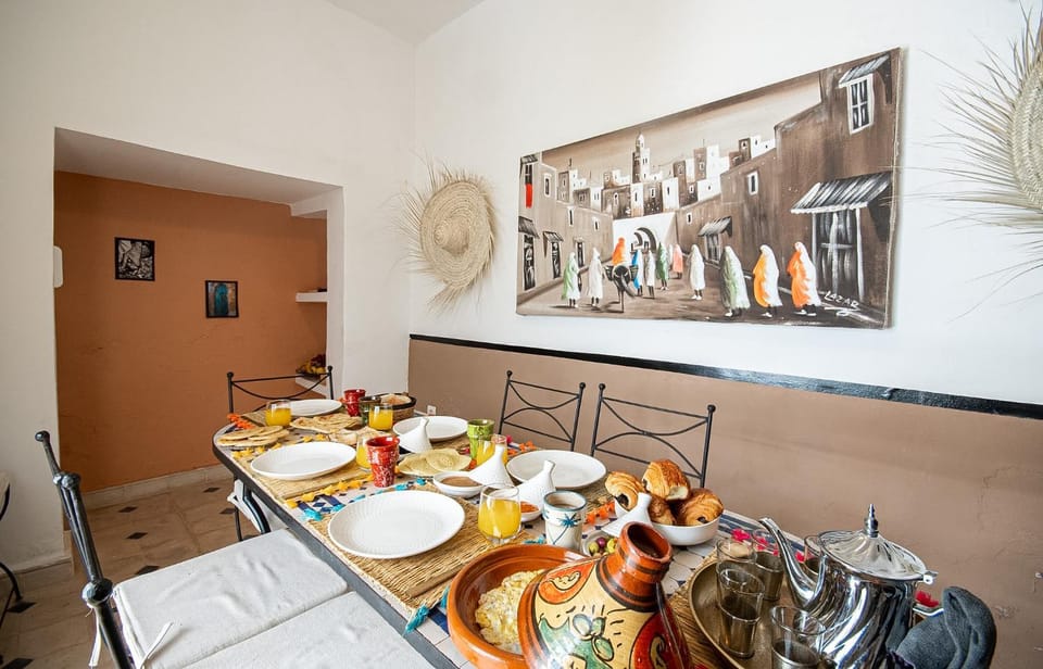 Dining area, Breakfast