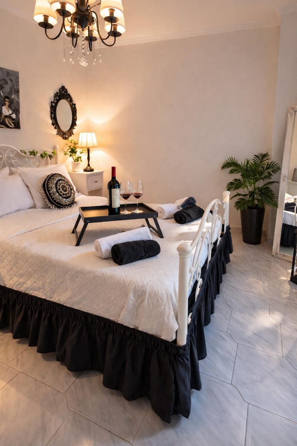 Bed, Photo of the whole room, Bedroom, towels