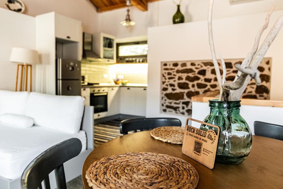 Rock Solid Stone House - Chora Samothraki House in Evros, Greece