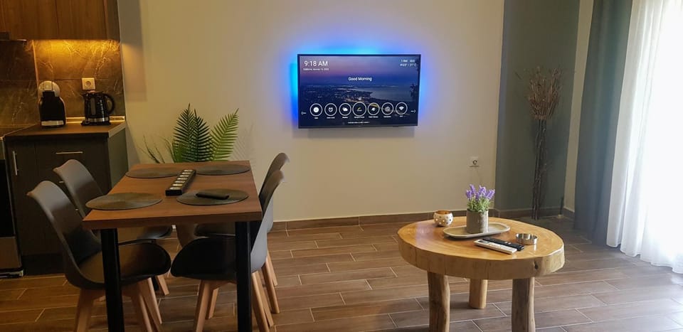 TV and multimedia, Dining area
