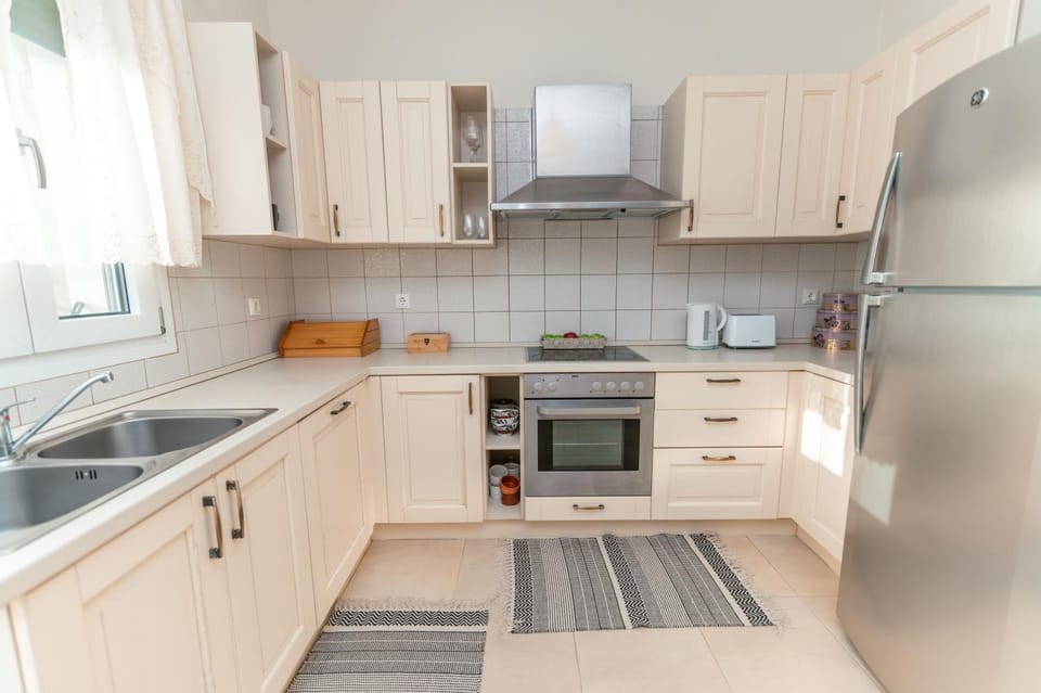 Kitchen or kitchenette, pet friendly, toaster