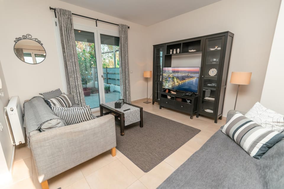 TV and multimedia, Living room, Seating area