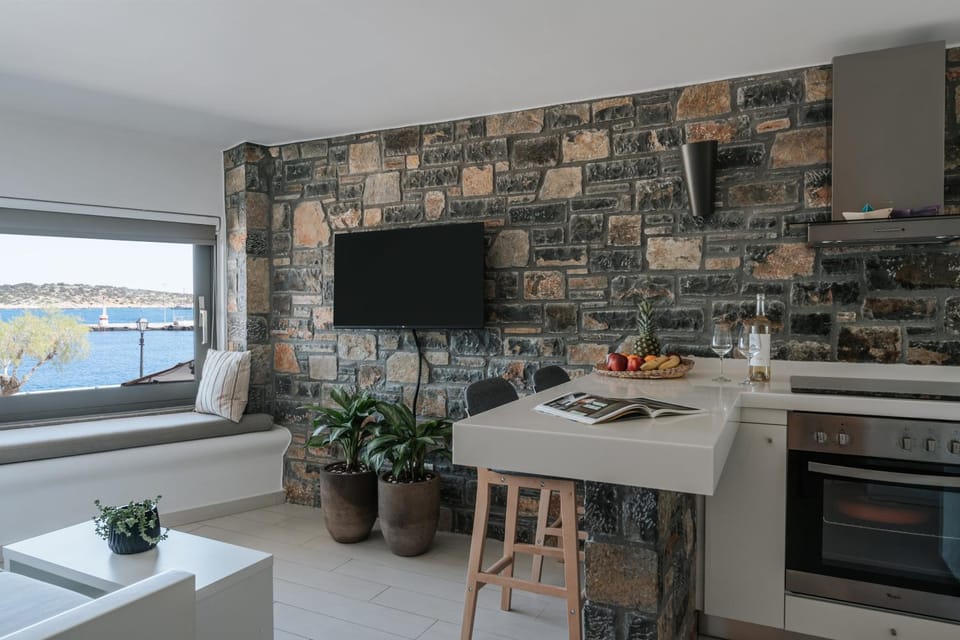 TV and multimedia, Dining area