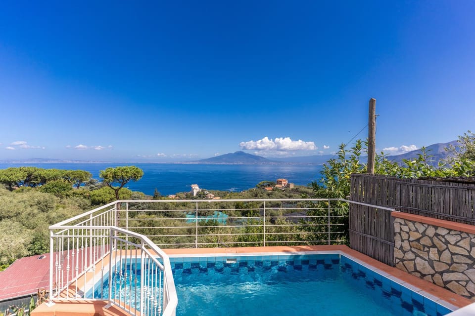 Day, Natural landscape, View (from property/room), Balcony/Terrace, Pool view, Sea view, Swimming pool